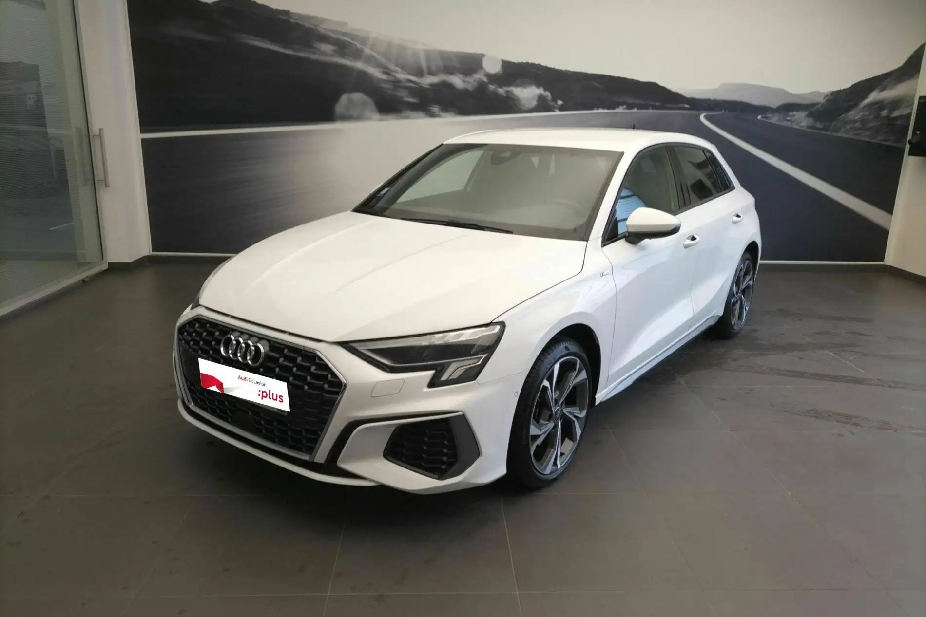 AUDI  A3/S3 A3 Sportback 35 TFSI Mild Hybrid 150 S tronic 7 S LINE - AUTO ALVVO
 
